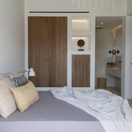 مِلوبوتاس Hide Out Suites الغرفة الصورة