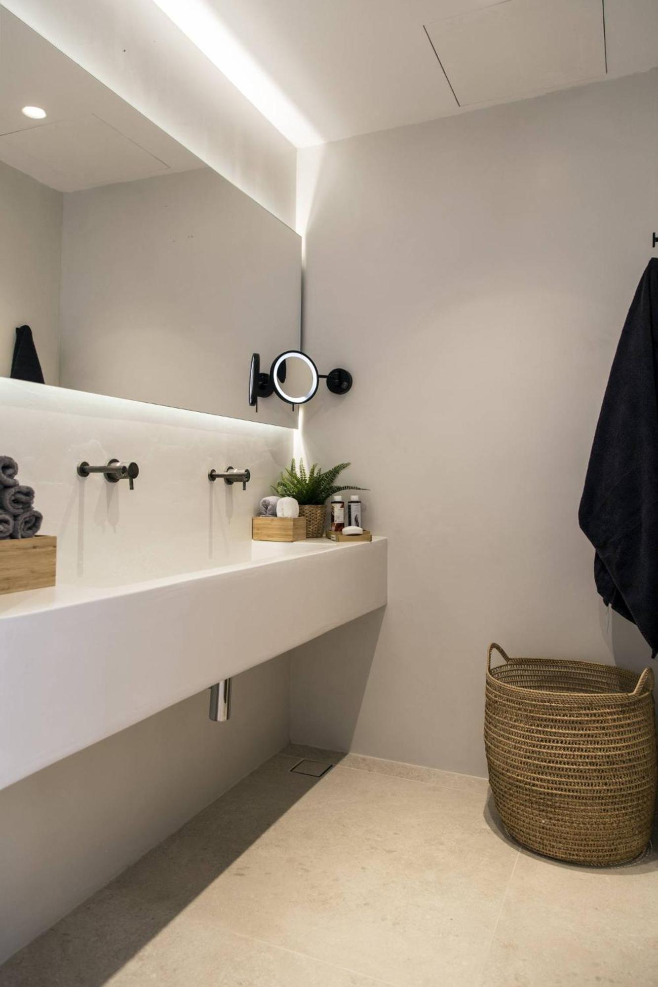 مِلوبوتاس Hide Out Suites الغرفة الصورة